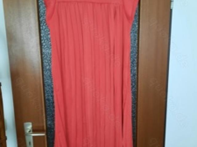 Ein schönes, schimmerndes Falten-Kleid, Neu, Made In Italy - 1